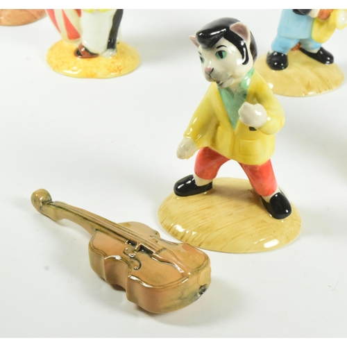 33 - A collectionof ten John Beswick 20th century ceramic sculptures forming the Cat Band set. Includes: ... 