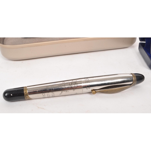 360 - Sheaffer - Two vintage 20th century Sheaffer fountain pens, alongside two other examples. Each Sheaf... 