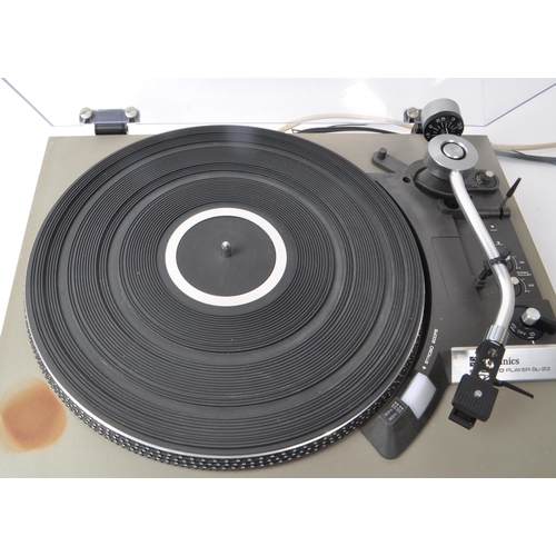 405 - Technics - A vintage 20th century circa 1970s Technics F G Servo SL-23 belt drive turntable record p... 