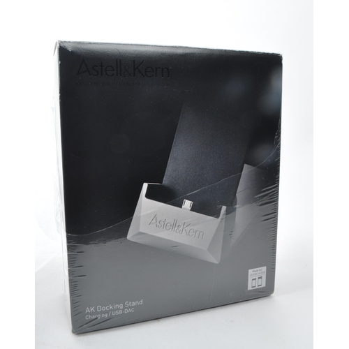 408 - Astell & Kern - A 21st-century Docking Stand Charging / USB-DAC, made for AK100II/AK1200II. Hous... 