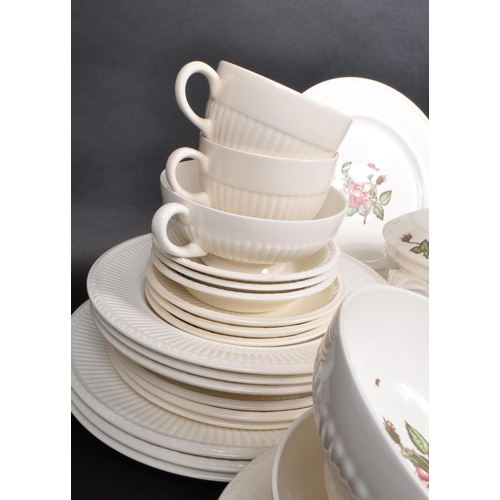 452 - Wedgwood - Moss Rose - A collection of late 20th century dinner service pieces, examples including s... 