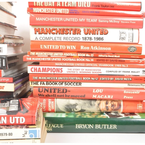 528 - Manchester United - A large collection of late 20th century and 21sts century football memorabilia b... 