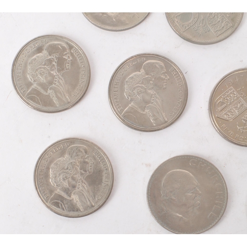 536 - A collection of 20th century cupro-nickel Britsish crown coins, including examples such as a 1947-19... 