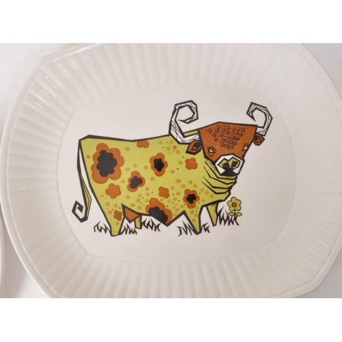 98 - Beefeater - A collection of five vintage 1970s English Ironstone for Beefeater limited edition plate... 