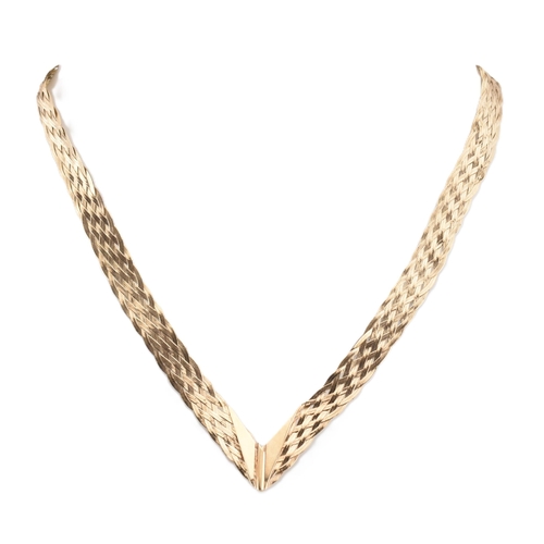 139 - A hallmarked 9ct gold braided herringbone chain wishbone necklace. The 9ct yellow gold necklace comp... 