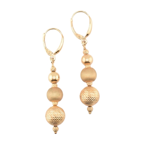 258 - A pair of 9ct gold graduated ball drop pendant earrings having lever clasps. Marked 375. Weighs 3.3g... 