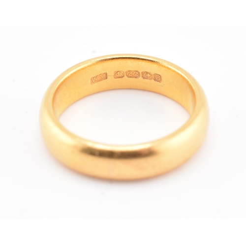 34 - A hallmarked 22ct gold band ring. The 22ct gold band ring hallmarked for Birmingham, 1926. Maker's m... 