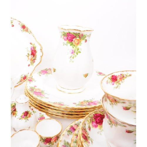 1 - Royal Albert - Old Country Roses - Vintage mid 20th century porcelain china dinner / tea service set... 