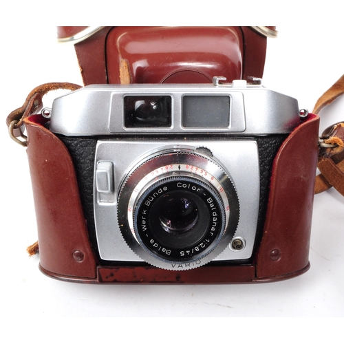 212 - A collection of mid 20th century German 35mm viewfinder and rangefinder cameras. The collection to i... 