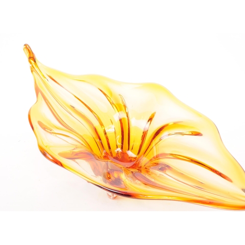 23 - A large continental 20th century studio art Murano style glass vase, in an orange colour and splash ... 