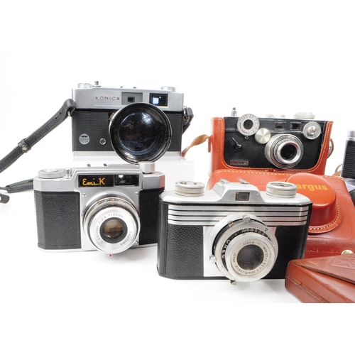 236 - A collection of vintage 20th century 35mm rangefinder and viewfinder cameras. The collection to incl... 