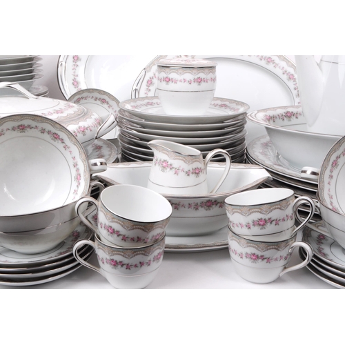 37 - Noritake - Glenwood - An extensive late 20th century China tea and dinner service, pattern 5770, com... 