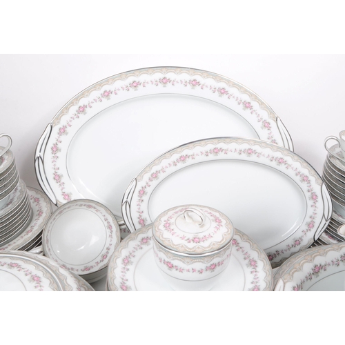 37 - Noritake - Glenwood - An extensive late 20th century China tea and dinner service, pattern 5770, com... 