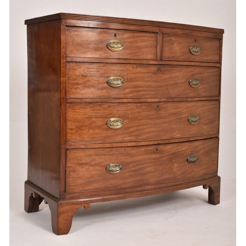 422 - A George III early 19th century mahogany bow fronted chest of drawers. The chest having a straight t... 