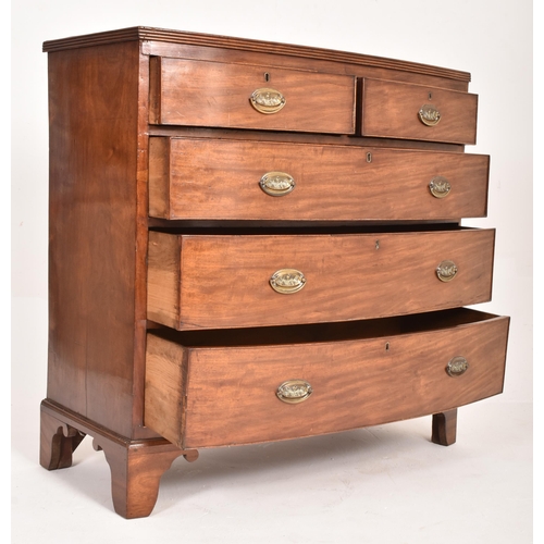 422 - A George III early 19th century mahogany bow fronted chest of drawers. The chest having a straight t... 