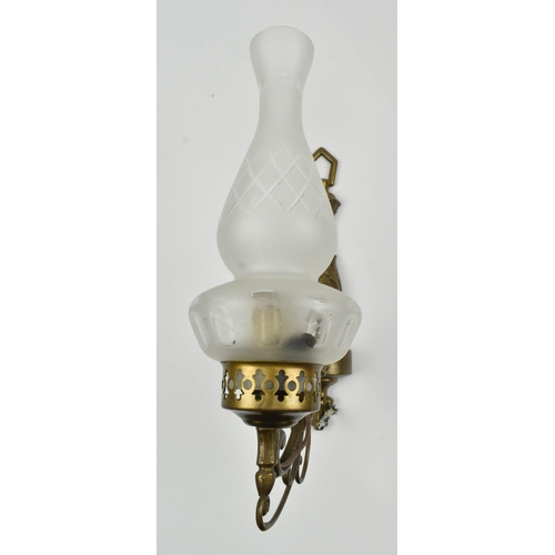 507 - A mid century Italian design 1950s ornate gilt metal wall sconce light with frosted and incised glas... 