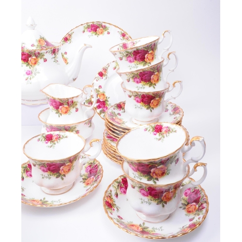 119 - Royal Albert - Late 20th century Old Country Roses bone china tea service to include tea cups, sauce... 