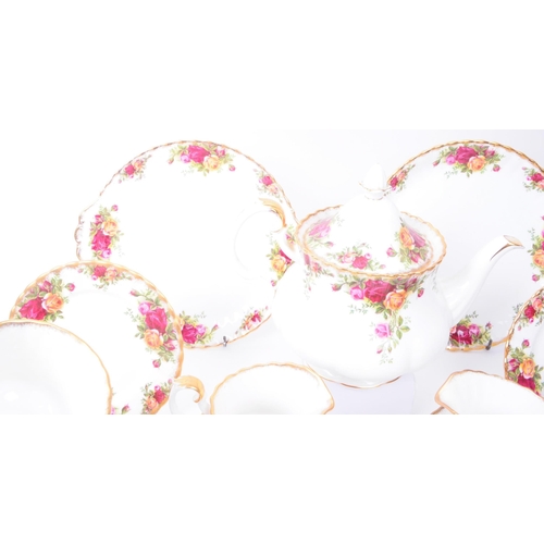 119 - Royal Albert - Late 20th century Old Country Roses bone china tea service to include tea cups, sauce... 