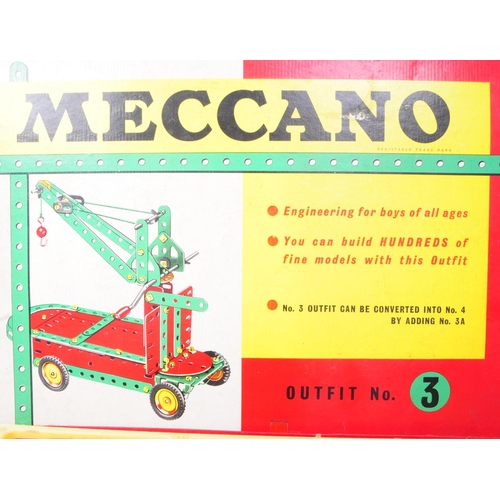 231 - Meccano - 1961 Outfit number three 'Electric Crane Truck' engineering model construction playset. Ho... 