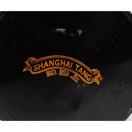 261 - Shanghai Tang - A vintage 20th century Shanghai Tang lacquered pencil pot / vase. The pot having bla... 