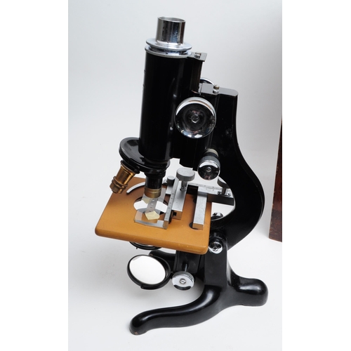 328 - W.Watson and Sons Ltd - Early 20th century boxed microscope numbered 86662 and titled 'Service' to t... 