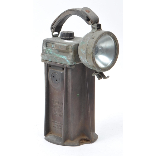 380 - A collection of vintage 20th century tin metal travel lamp lights. To lantern styles with warning bo... 