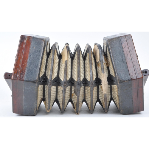 432 - Lachenal - An early 20th century Lachenal rosewood squeezebox concertina. The squeezebox in original... 