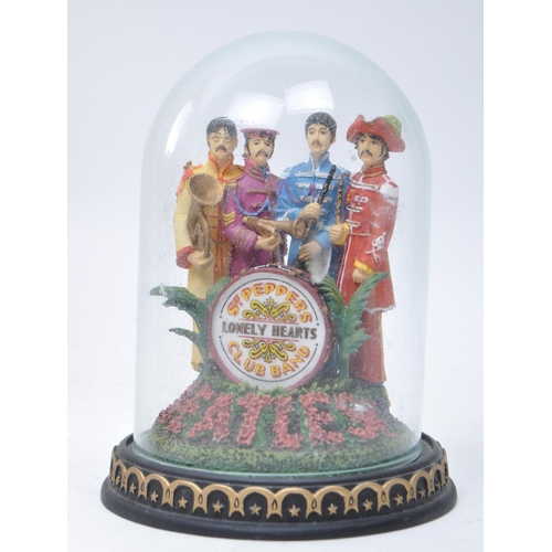 469 - The Beatles - A collection of vintage 20th century The Beatles collectible memorabilia. The collecti... 