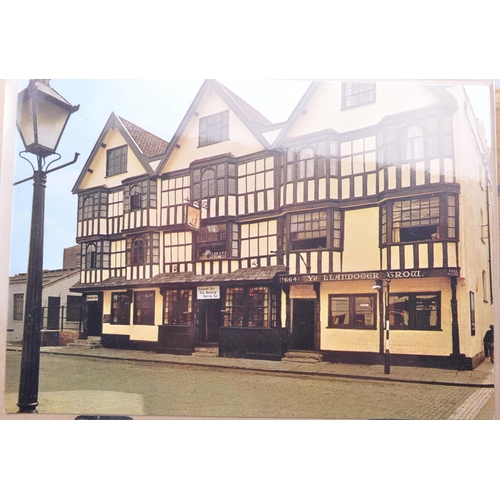 496 - A large collection of mid to late 20th century Bristol interest postcards. Including locations such ... 