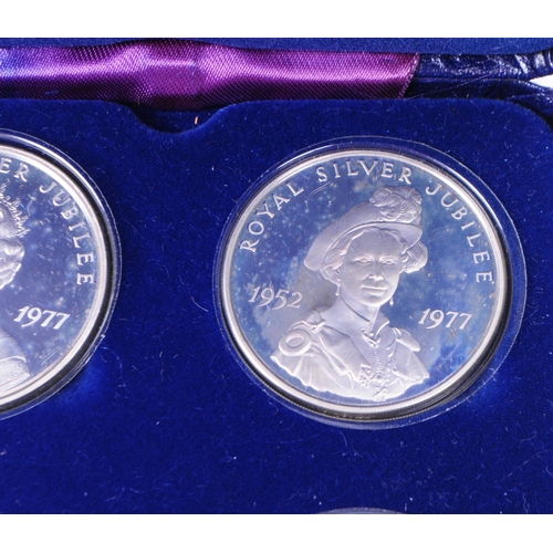 504 - Pobjoy Mint - 1977 Queen's Silver Jubilee set of four 'Royal Salute 1977' crownmedals as a special i... 