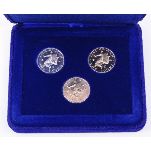 505 - Collection of late 20th century Pobjoy Mint Isle of Man one pound and decimal coins. Comprised of a ... 