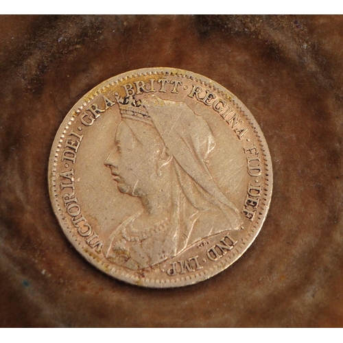 515 - 1899 Victorian half gold sovereign depicting Queen Victoria head bust to obverse and St George and t... 