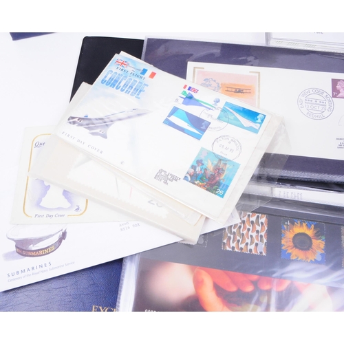 522 - A large collection of late 20th century presentation packs, first day covers and stamps, including t... 