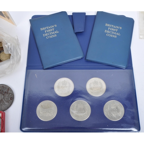 535 - A large collection of 19th and 20th century British and Foreign circulated and commemorative coins. ... 