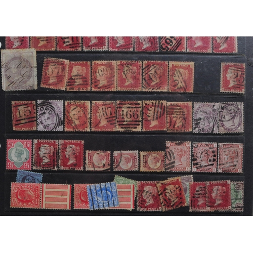 549 - A collection of 19th and 20th century British postage stamps. The collection to feature a large amou... 