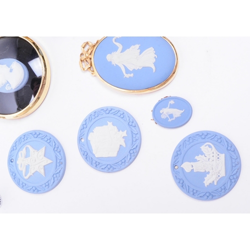 75 - Wedgwood - Collection of 20th century porcelain and china pieces. Comprised of sky blue bisque penda... 