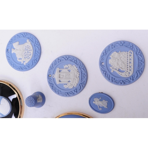 75 - Wedgwood - Collection of 20th century porcelain and china pieces. Comprised of sky blue bisque penda... 