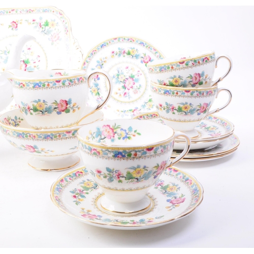 85 - Foley - A vintage 20th century Foley bone china Ming Rose pattern tea service. The service to includ... 