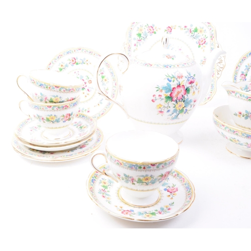 85 - Foley - A vintage 20th century Foley bone china Ming Rose pattern tea service. The service to includ... 