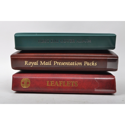 523 - A large collection of late 20th century presentation packs and first day covers, including themes su... 