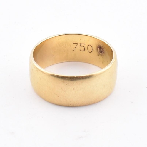 132 - A Turkish 18ct gold band ring. The polished yellow gold band ring marked 750K to inner shank. To com... 