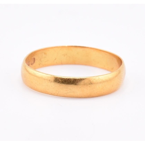 174 - Hallmarked 22ct gold band ring. Hallmarked London 1954, makers mark WW Ltd. Gross weight 4.2g. All w... 