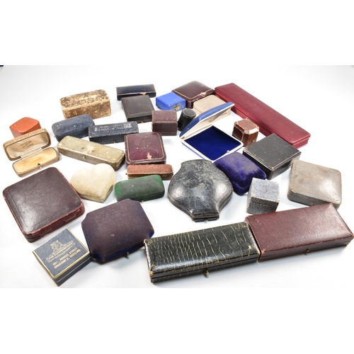 267 - An assortment of jewellery boxes. The collection of antique and later jewellery boxes to include nec... 