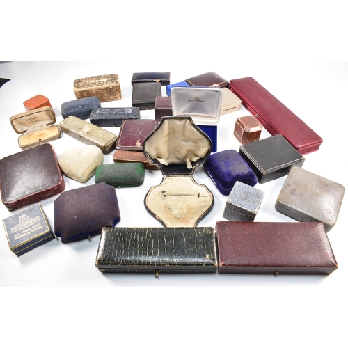 267 - An assortment of jewellery boxes. The collection of antique and later jewellery boxes to include nec... 