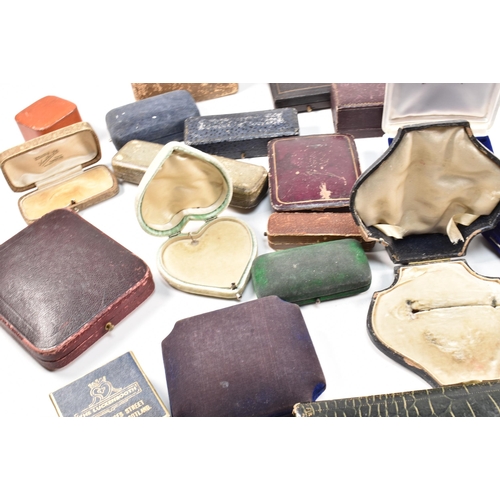 267 - An assortment of jewellery boxes. The collection of antique and later jewellery boxes to include nec... 