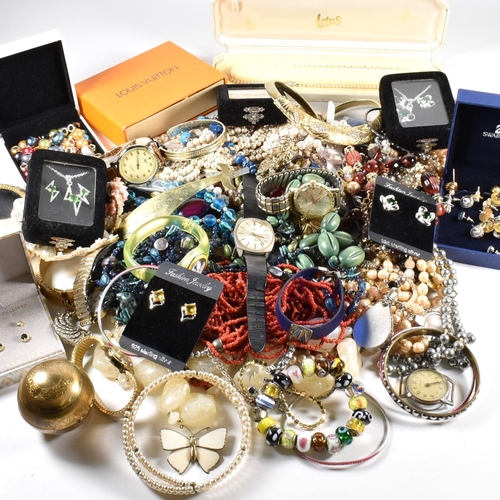 331 - A large collection of vintage and modern costume jewellery. The Jewellery to include necklaces earri... 