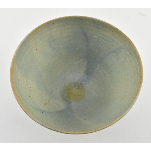 127 - Annette Fuchs (1939-1992) - A vintage mid century blue glazed studio pottery stoneware bowl. The bow... 