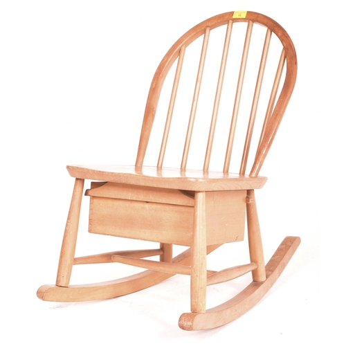 15 - Lucien Ercolani for Ercol Furniture - Model 325 - A retro mid 20th century circa 1960s beech and elm... 