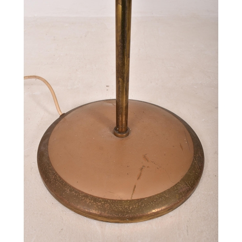 153 - A retro 1970s Boho floorstanding / standard lamp light. The lamp having twin gooseneck brass arms su... 