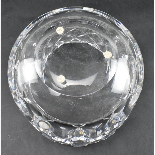 157 - Gunnar Cyren for Orrefors - a vintage mid century clear diamond cut glass fruit bowl of circular sha... 